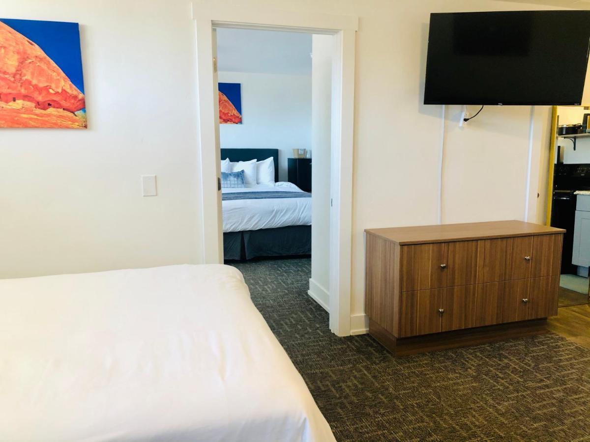 Blue Sage Inn & Suites Бландинг Екстериор снимка